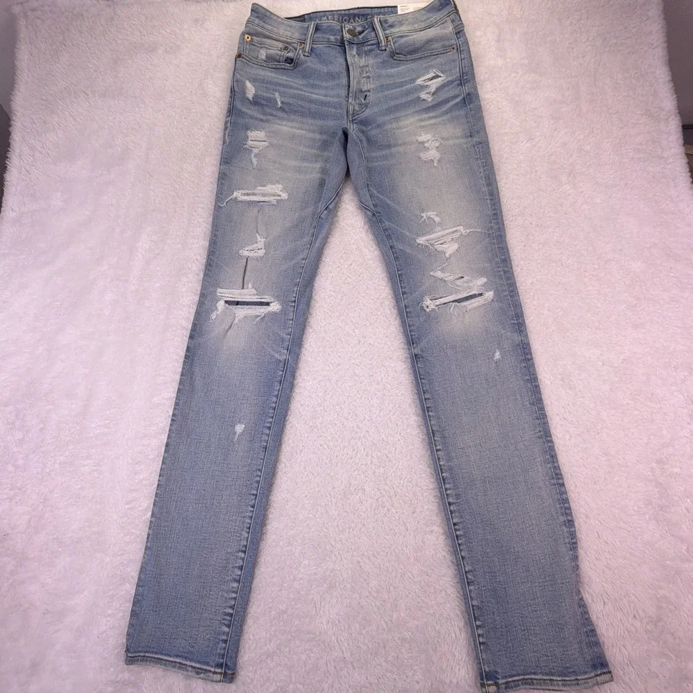 NEW American Eagle Airflex+ Move Free Slim Jeans Mens 30x34 Light Distressed‎